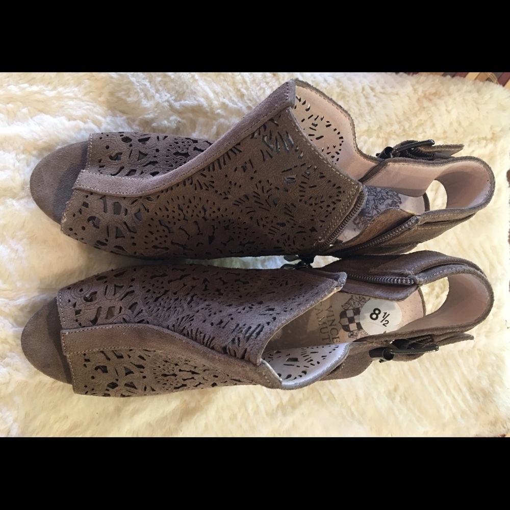 Vince Camuto high heels grey shoes size 8 1/2